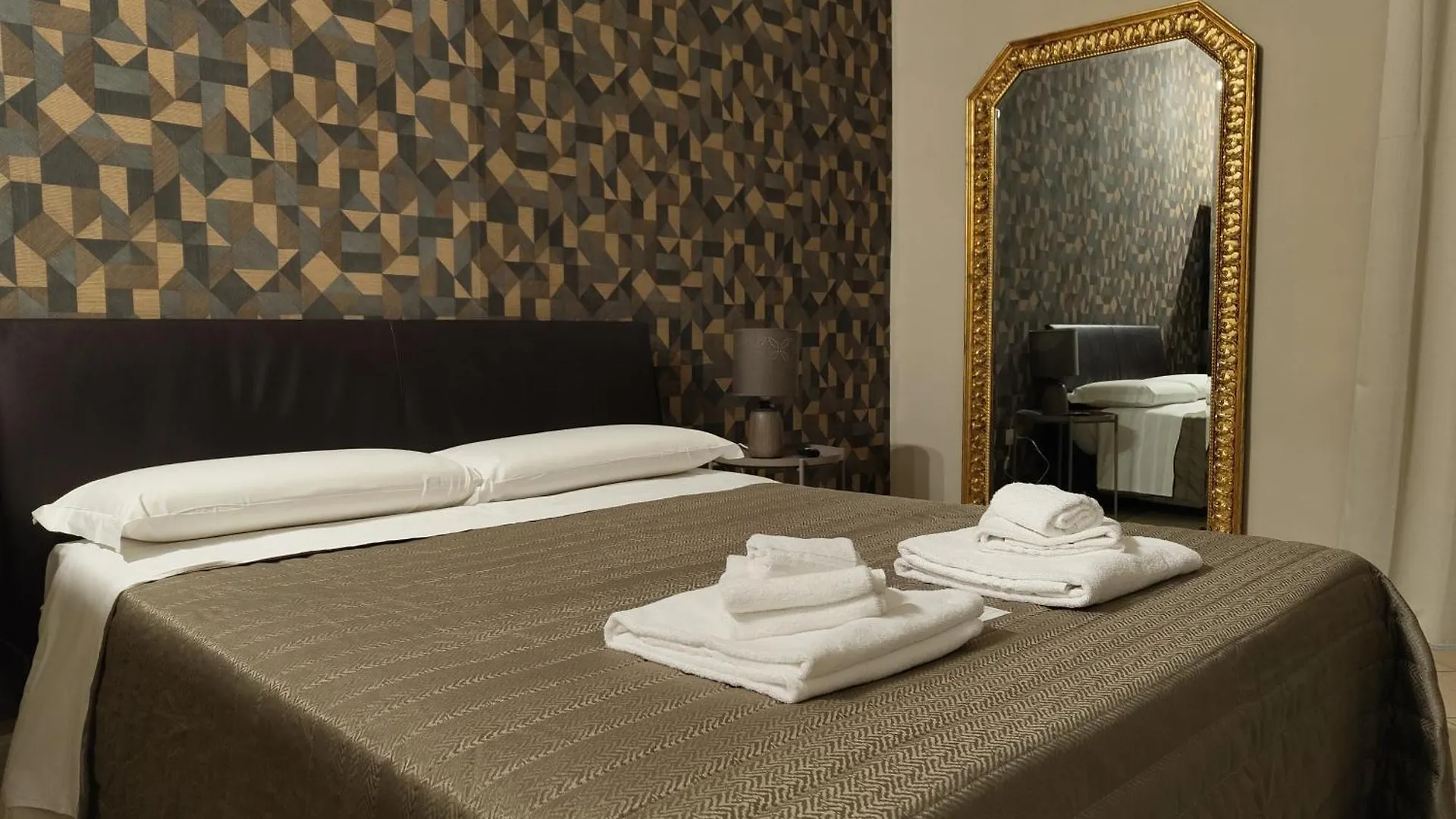 Hotel Trieste contacts